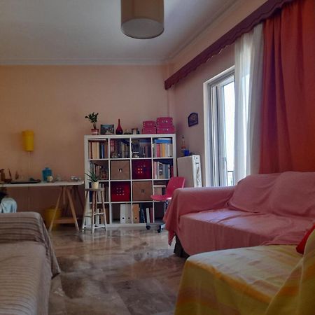 Cute Apartment - 2 Minutes From The Beach! Livanatai Luaran gambar